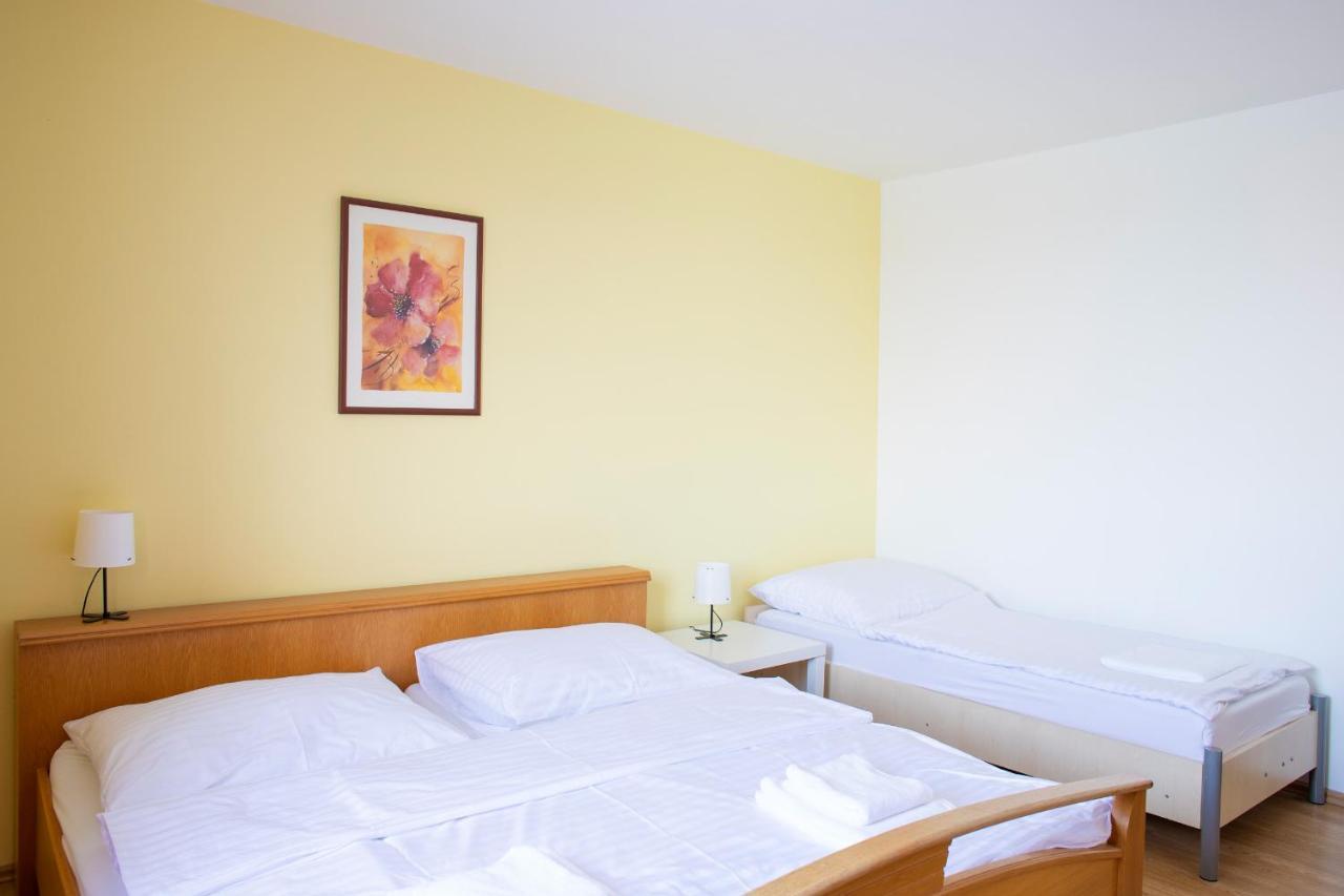 Amenity Apartmany 佩尔纳 外观 照片