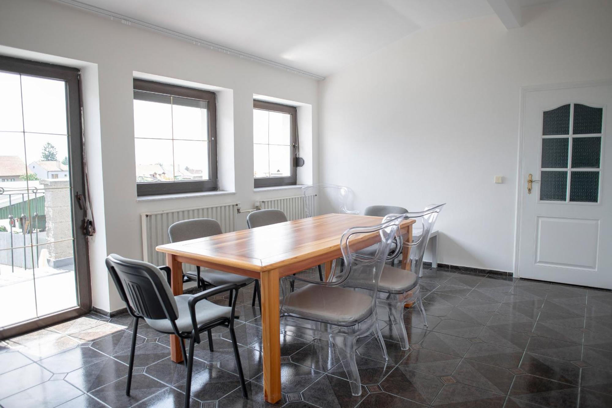 Amenity Apartmany 佩尔纳 外观 照片