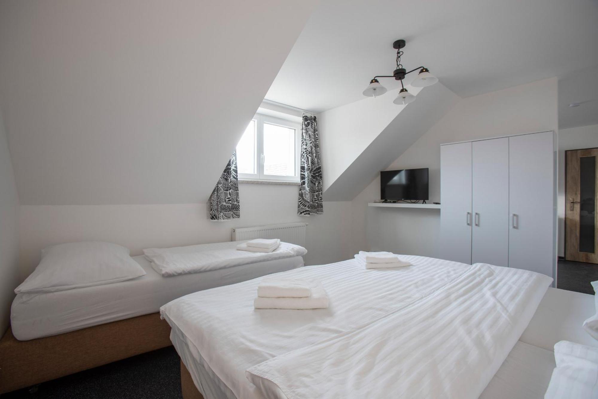 Amenity Apartmany 佩尔纳 外观 照片
