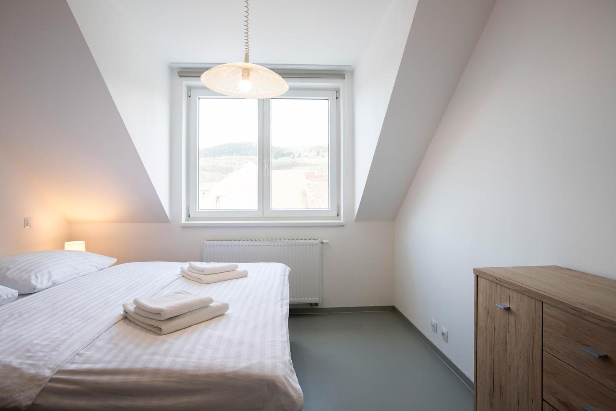 Amenity Apartmany 佩尔纳 外观 照片